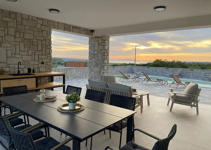 Gligora Вилла Колан