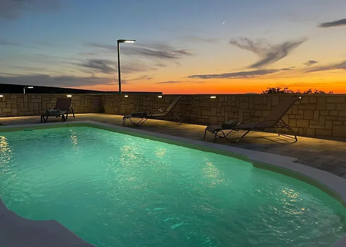 Вилла Gligora Колан